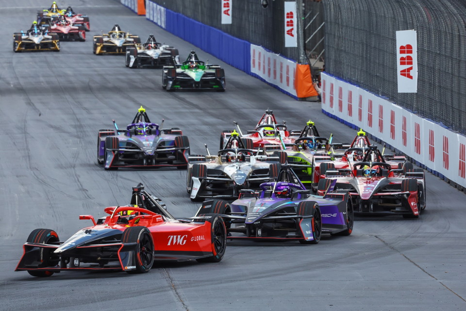 FIA フォーミュラE世界選手権 2025/26